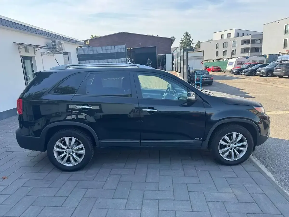 Gebraucht Kia Sorento Spirit 197 PS (144 kW) 2012 Ebony black(eb) SUV