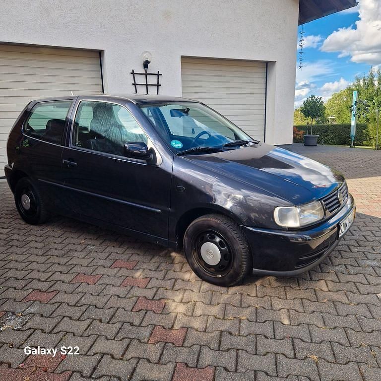 Schwarz Gebraucht 1997 VW Polo Basis Limousine | 999 € (Fairer Preis) - Bild 1/2