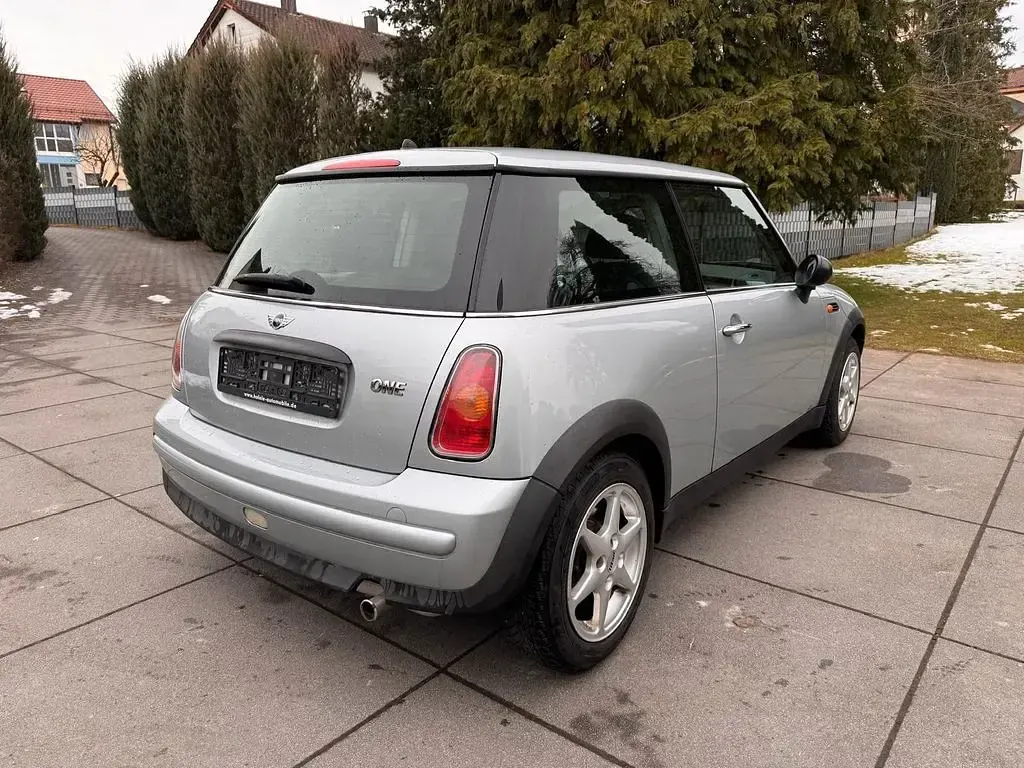 Usata Mini ONE 90 CV (66 kW) 2002 Argento Utilitaria