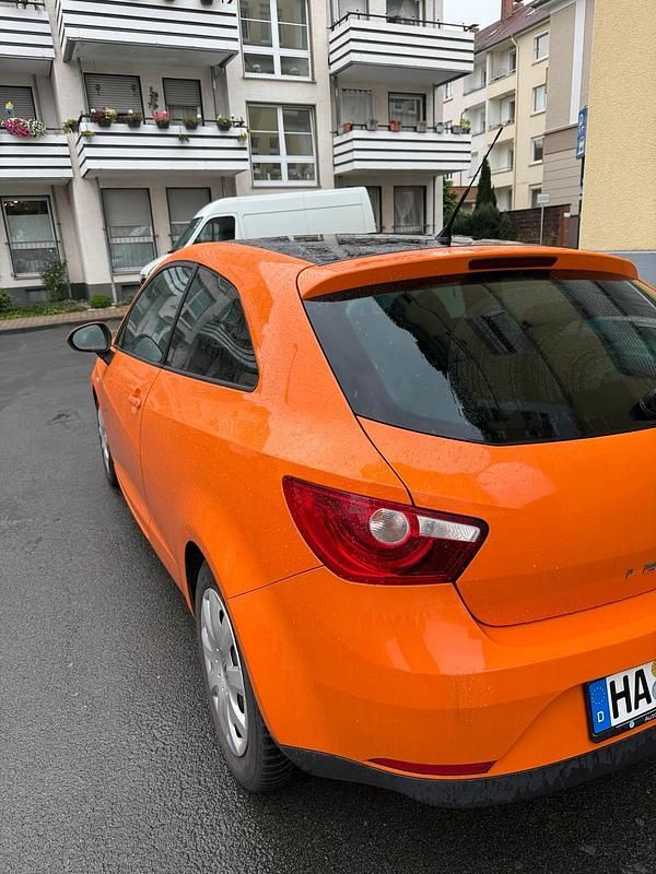 Orange Gebraucht 2009 Seat Ibiza Kleinwagen | 3.950 € (Fairer Preis) - Bild 1/4