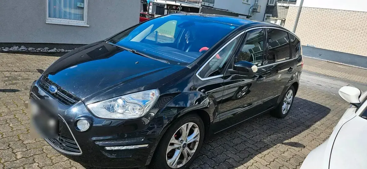 Gebraucht Ford S-MAX 163 PS (119 kW) 2014 Schwarz Van / Kleinbus