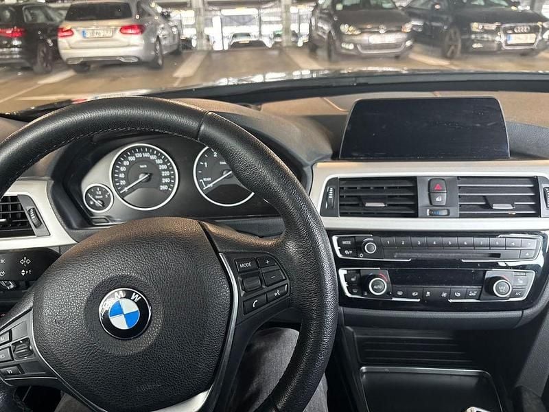 Grau Gebraucht 2017 BMW 320 Gran Turismo Limousine | 12.200 € (Superpreis) - Bild 1/4