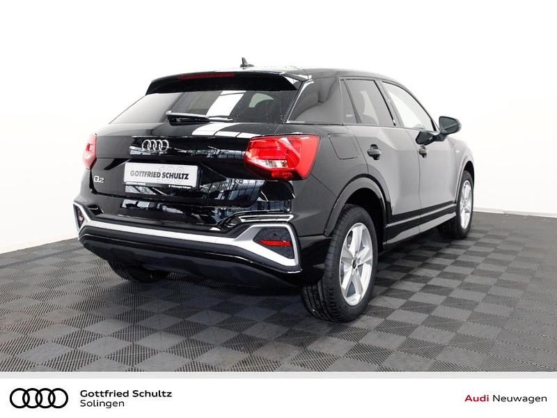 Neu Audi Q2 S-Line 116 PS (85 kW) 2025 Mythosschwarz metallic SUV