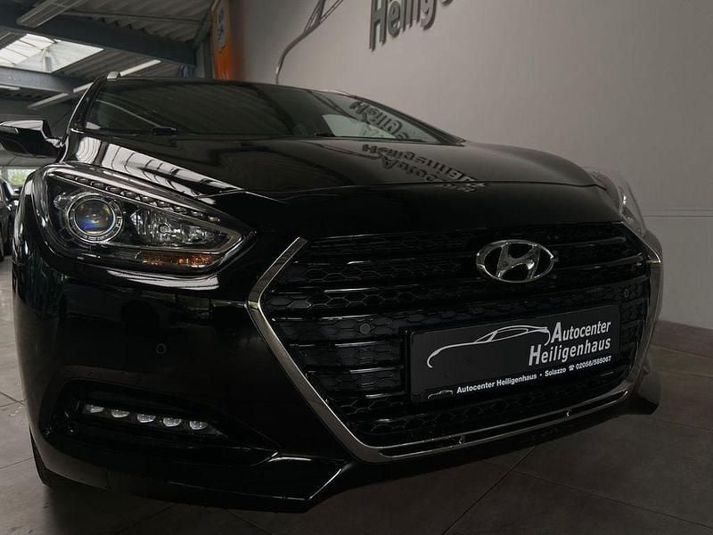 Gebraucht Hyundai i40 Classic 135 PS (99 kW) 2017 Schwarz Kombi