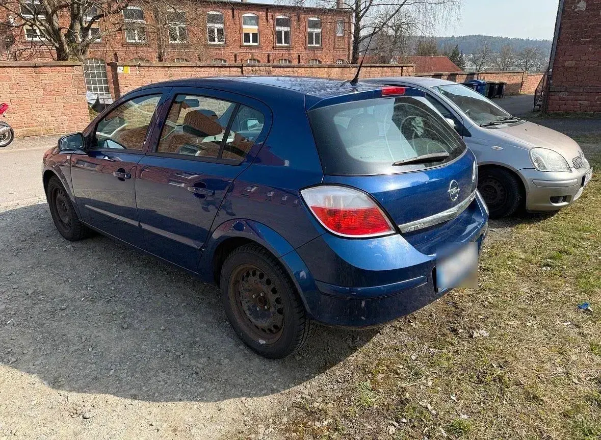 Usata Opel Astra 105 CV (77 kW) 2004 Blu Berlina