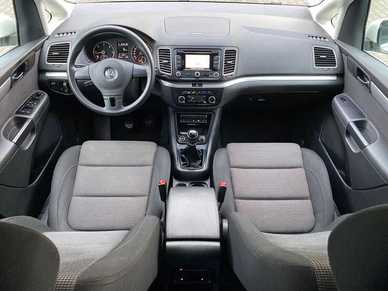 Gebraucht VW Sharan 140 PS (102 kW) 2011 Weiß Van / Kleinbus