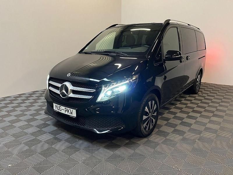Schwarz Gebraucht 2024 Mercedes V250 Van / Kleinbus | 62.990 € (Fairer Preis) - Bild 1/4