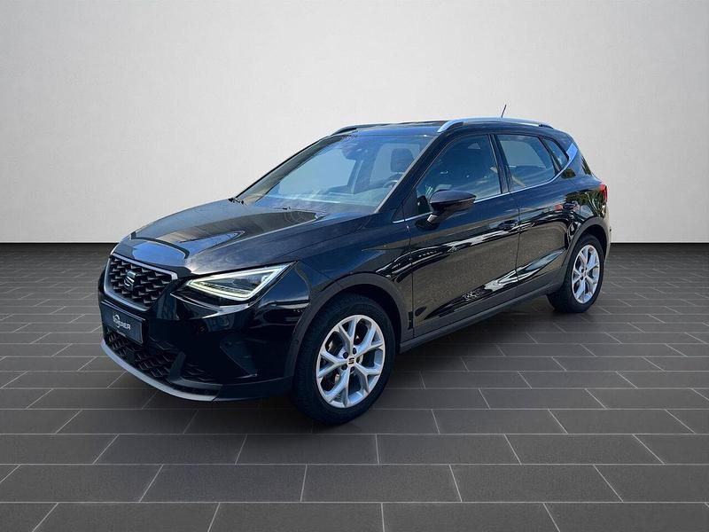 Midnight schwarz metallic (metallic) Gebraucht 2024 Seat Arona FR SUV | 21.490 € (Fairer Preis) - Bild 1/4