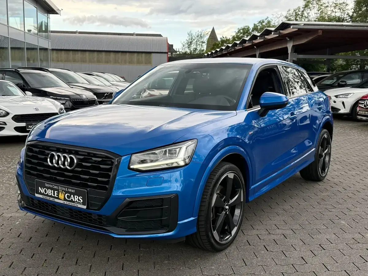 Gebraucht Audi Q2 Ambiente 150 PS (110 kW) 2019 Arablau kristalleffekt SUV