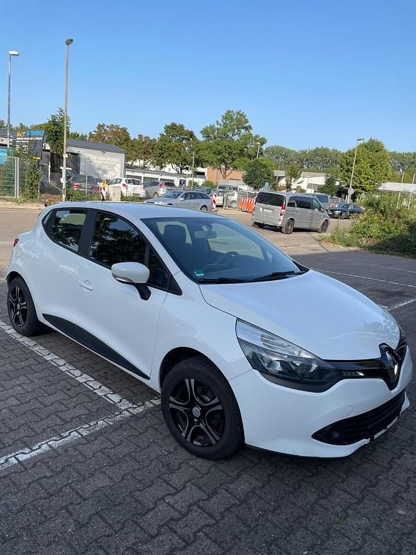 Weiß Gebraucht 2014 Renault Clio IV Kleinwagen | 5.490 € (Fairer Preis) - Bild 1/4