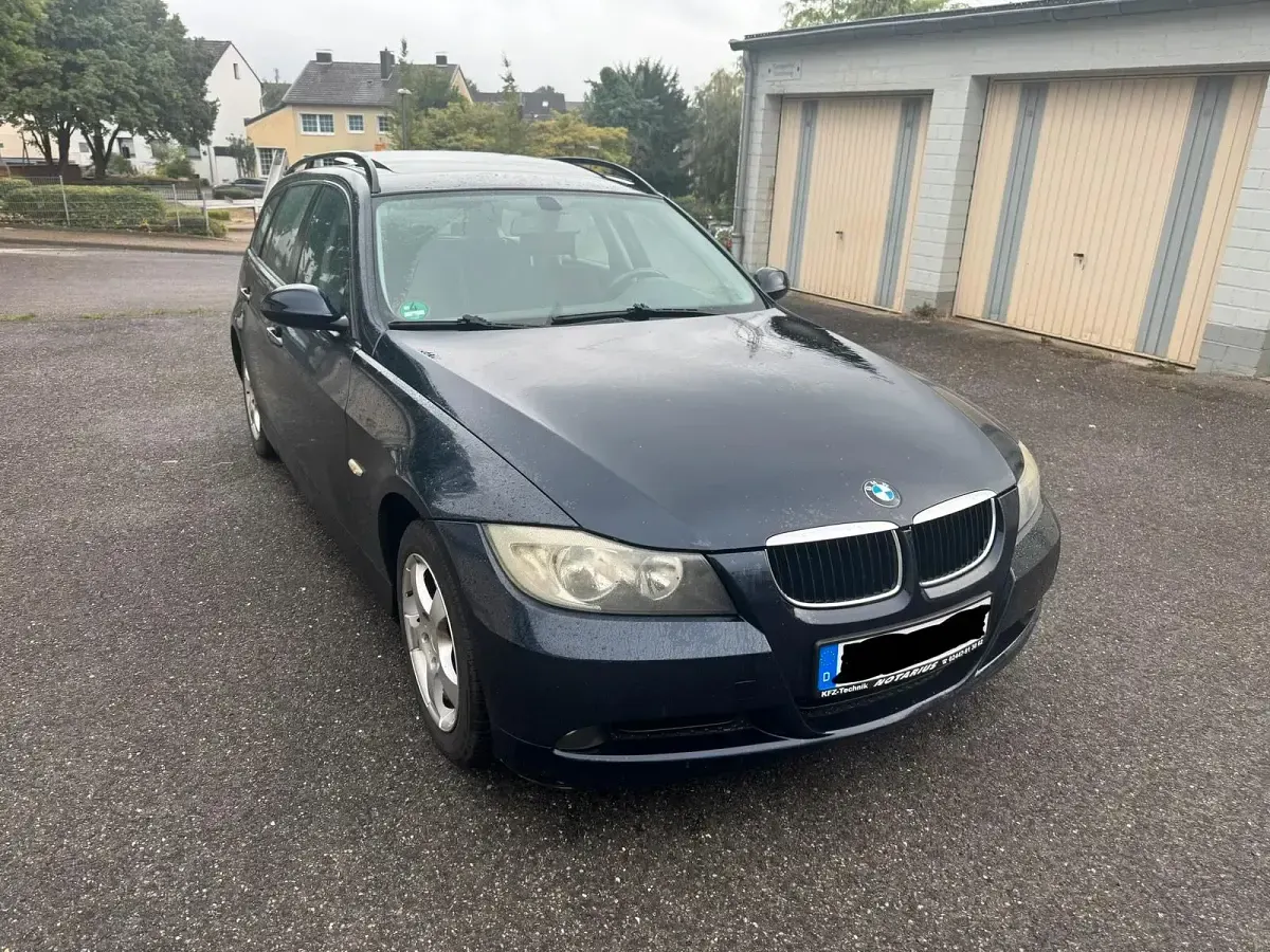 Gebraucht BMW 318 129 PS (94 kW) 2007 Blau Kombi