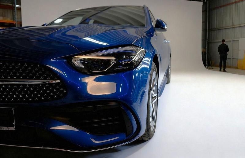 Gebraucht Mercedes C300e AMG 204 PS (150 kW) 2022 Blau Kombi