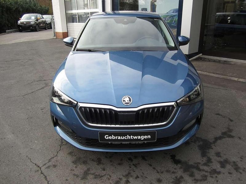 Gebraucht Skoda Scala Clever 110 PS (80 kW) 2021 Titan blau Kleinwagen