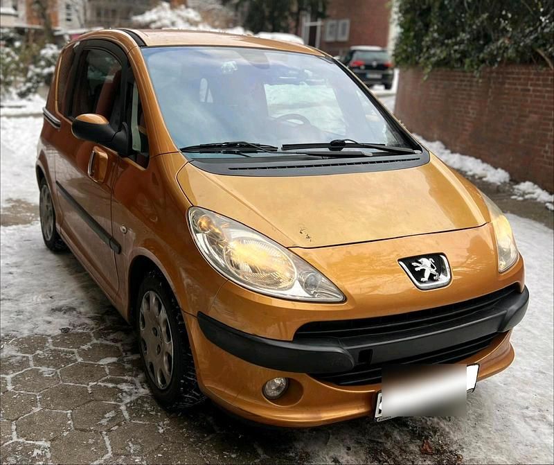 Gebraucht Peugeot 1007 73 PS (53 kW) 2005 Gold Van / Kleinbus
