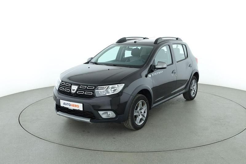 Schwarz Gebraucht 2019 Dacia Sandero Essentiel Kleinwagen | 10.980 € (Etwas zu teuer) - Bild 1/3