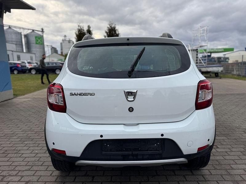 Gebraucht Dacia Sandero Prestige 90 PS (66 kW) 2016 Weiß Limousine