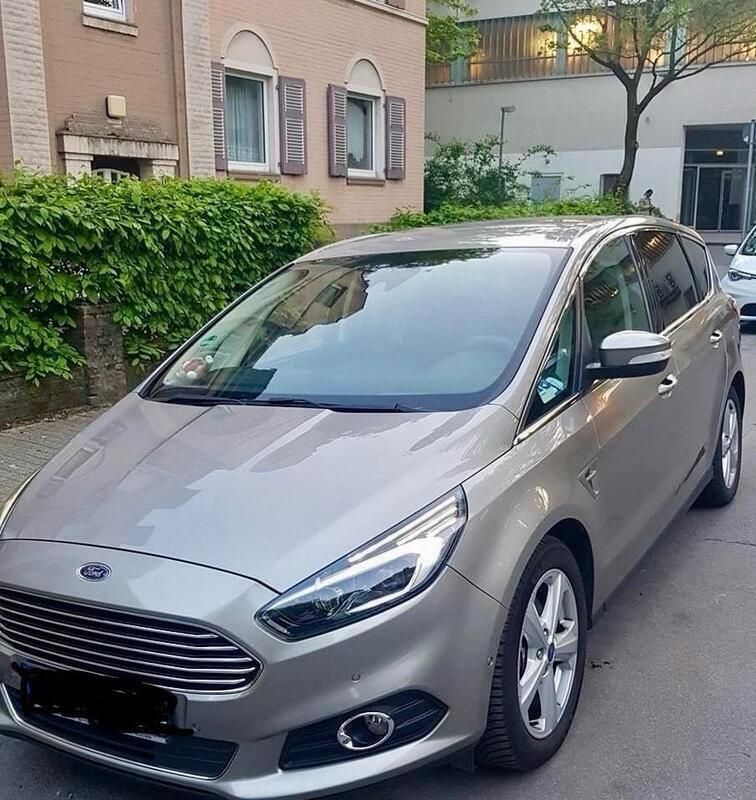 Beige Gebraucht 2015 Ford S-MAX S Van / Kleinbus | 18.399 € (Etwas zu teuer) - Bild 1/4