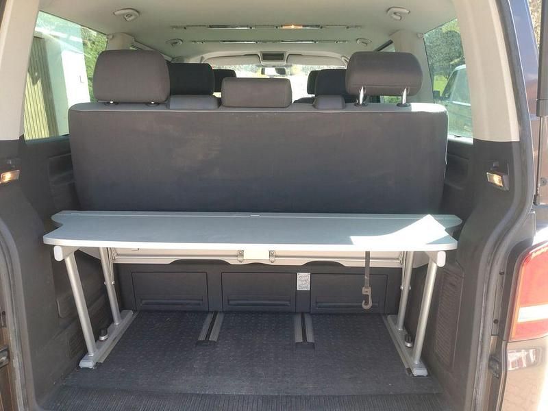 Second-hand VW T5 140 CP (102 kW) 2010 Maro Van