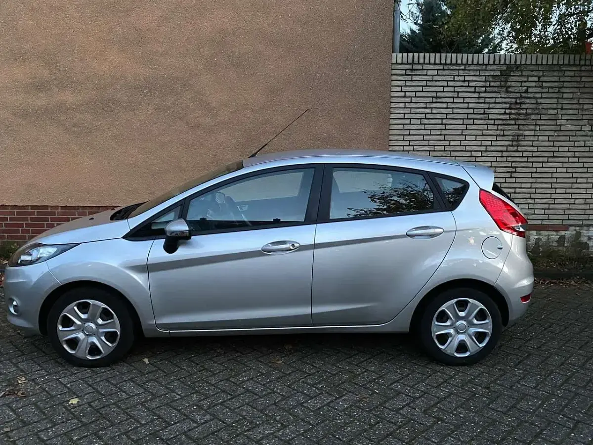 Gebraucht Ford Fiesta Trend 60 PS (44 kW) 2012 Limousine