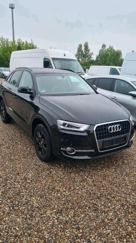 Schwarz Gebraucht 2011 Audi Q3 SUV | 10.599 € (Guter Preis) - Bild 1/4