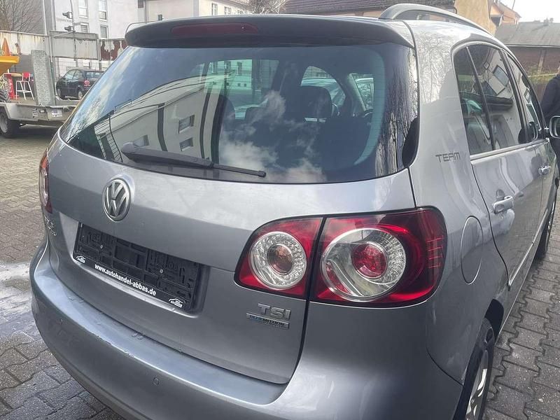 Gebraucht VW Golf VI Team 105 PS (77 kW) 2010 Monosilber metallic Kleinwagen