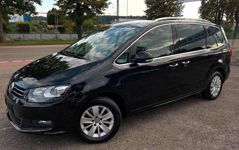 Schwarz Gebraucht 2019 VW Sharan Comfortline Van / Kleinbus | 21.950 € (Fairer Preis) - Bild 1/4