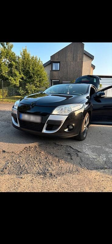 Schwarz Gebraucht 2011 Renault Mégane Coupé Coupé | 2.000 € (Fairer Preis) - Bild 1/4