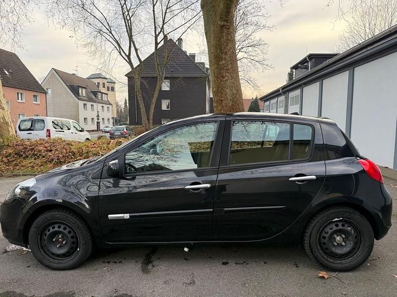 Gebraucht Renault Clio II Dynamique 75 PS (55 kW) 2010 Schwarz Limousine