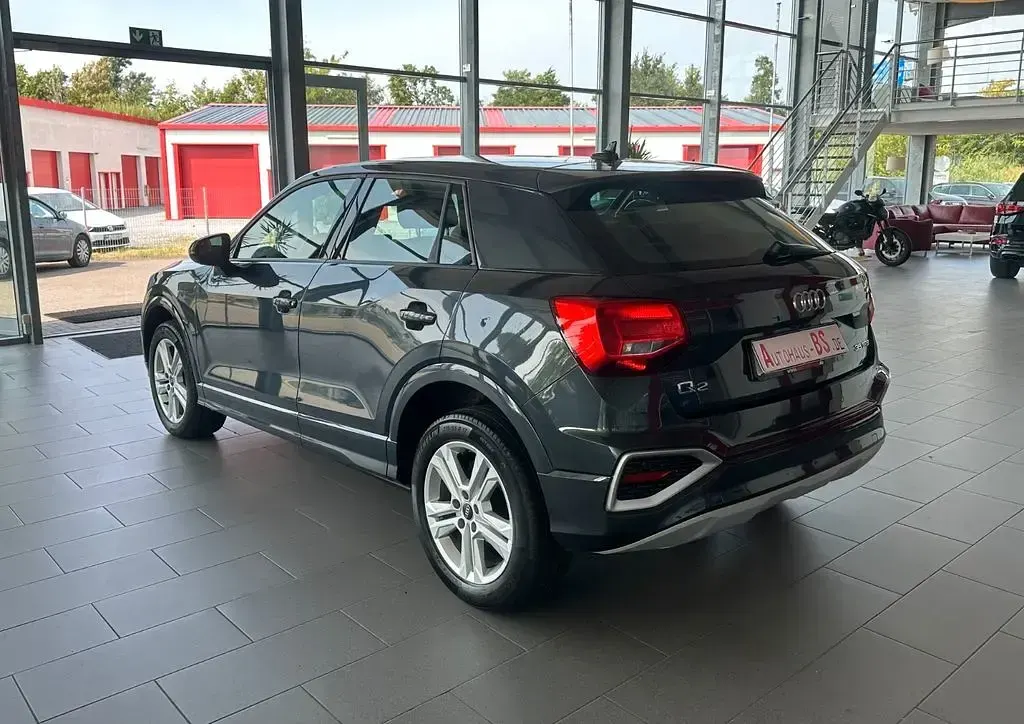 Gebraucht Audi Q2 Advanced 150 PS (110 kW) 2023 Grau SUV
