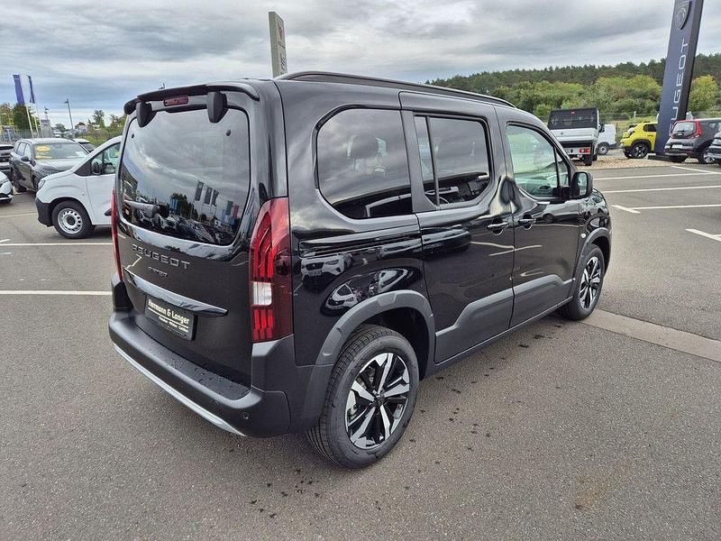 Neu Peugeot Rifter GT 131 PS (96 kW) 2025 Schwarz Van / Kleinbus