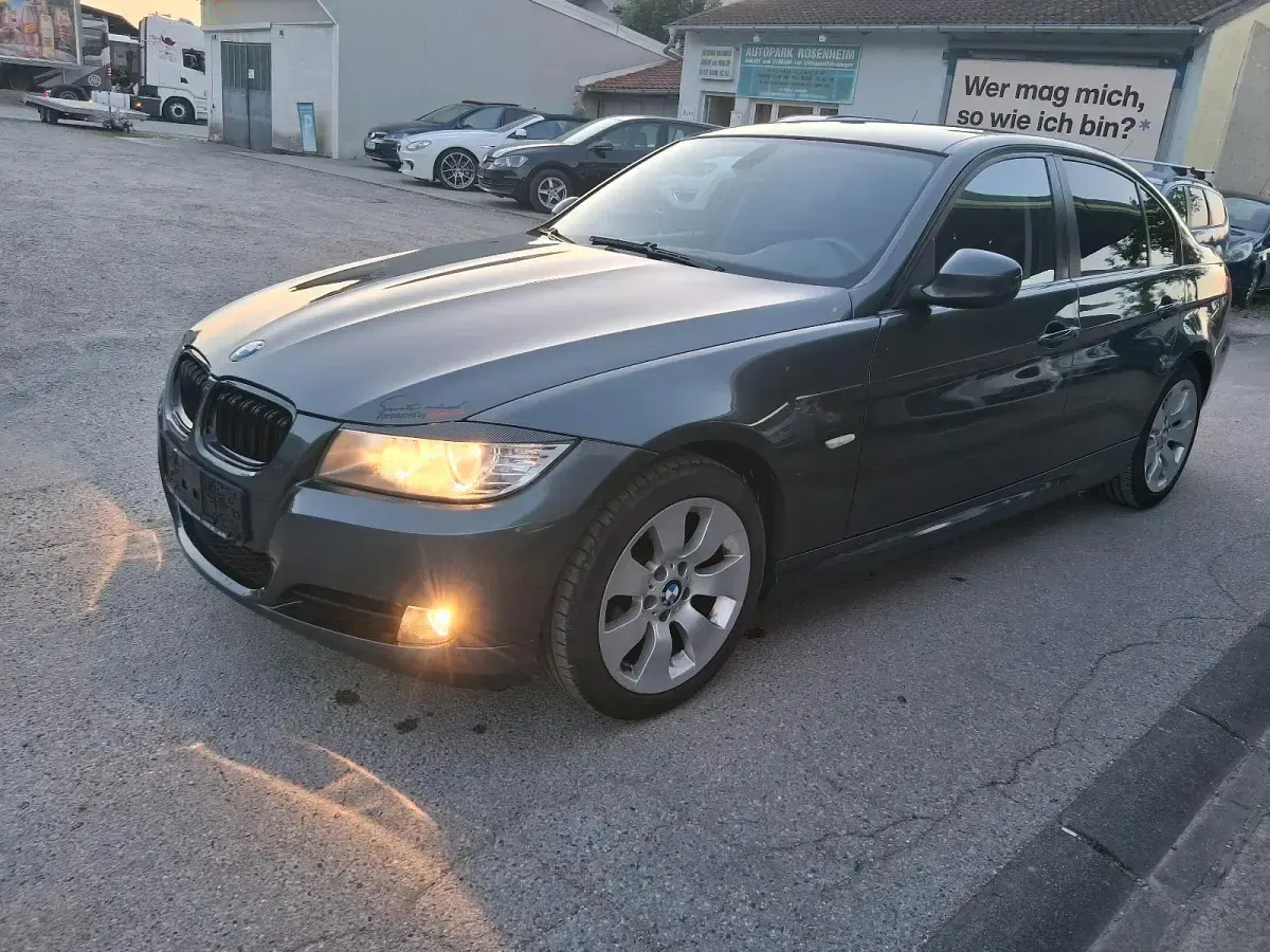 Gebraucht BMW 318 143 PS (105 kW) 2009 Grün Limousine
