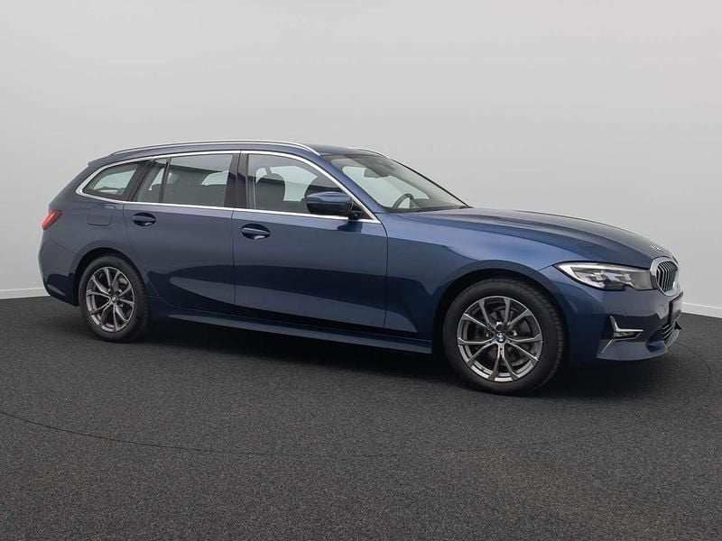 Gebraucht BMW 318 Luxury Line 150 PS (110 kW) 2022 Phytonicblauc1m Kombi