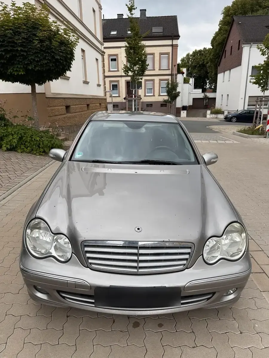 Gebraucht Mercedes C220 150 PS (110 kW) 2006 Silber Limousine