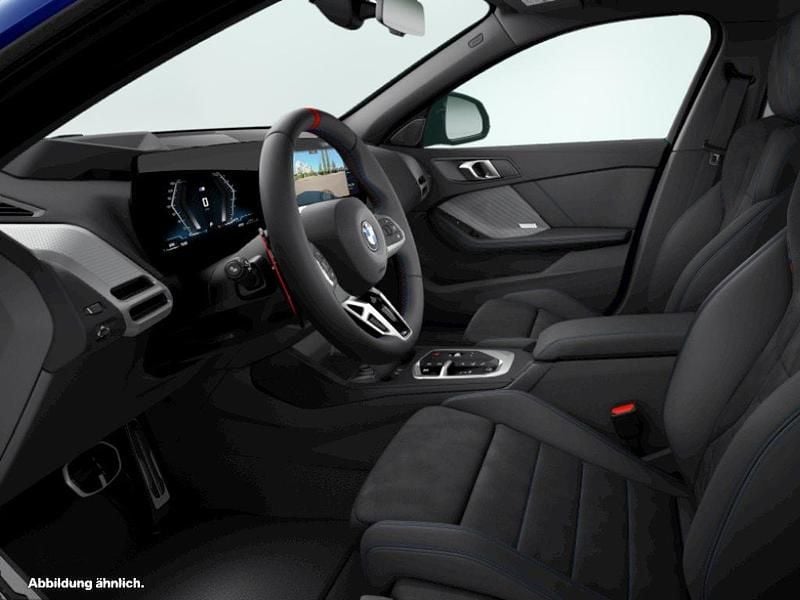 Blau Gebraucht 2025 BMW M135 M Sport Kleinwagen | 48.666 € (Fairer Preis) - Bild 1/1