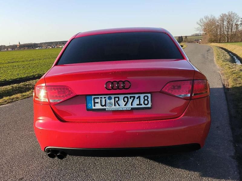 Gebraucht Audi A4 S-Line 275 PS (202 kW) 2010 Rot Limousine
