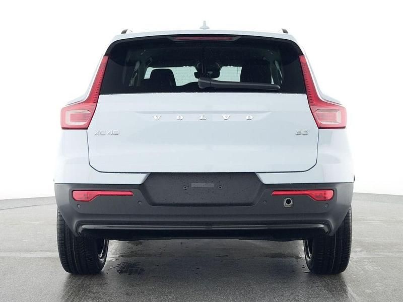 Gebraucht Volvo XC40 Plus 163 PS (119 kW) 2025 Cloud blue, solid / solid SUV
