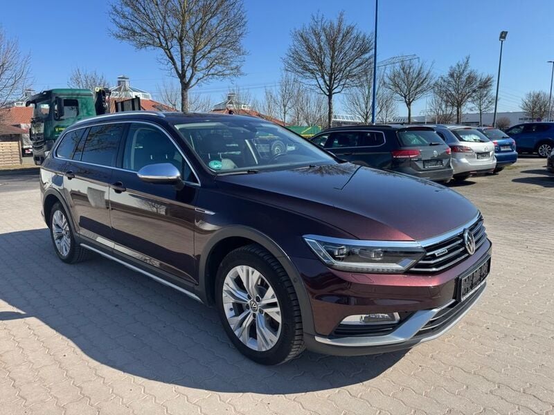Rot Gebraucht 2017 VW Passat Alltrack Kombi | 19.500 € (Guter Preis) - Bild 1/4
