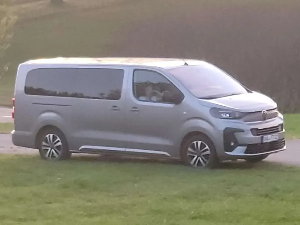 Gebraucht Citroën Spacetourer 177 PS (130 kW) 2024 Grau Van / Kleinbus