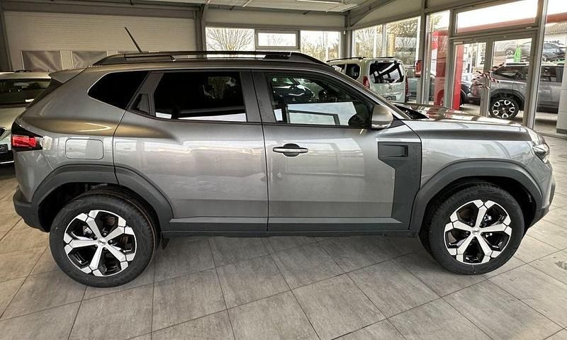 Neu Dacia Duster Journey 140 PS (102 kW) 2026 Grau SUV