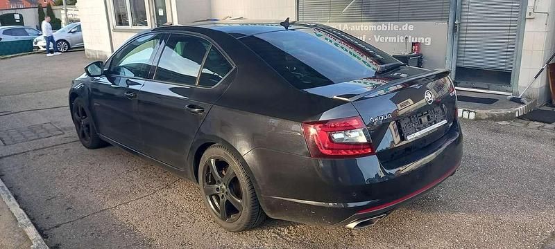 Gebraucht Skoda Octavia RS 230 PS (169 kW) 2018 Schwarzmagic perleffekt Limousine