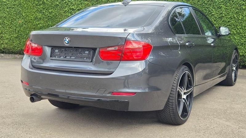 Gebraucht BMW 320 Sport Line 184 PS (135 kW) 2015 Grau Limousine