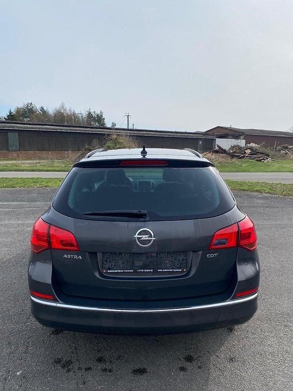 Gebraucht Opel Astra Energy 110 PS (80 kW) 2014 Grau Kombi