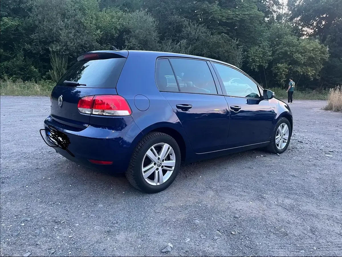 Gebraucht VW Golf VII 105 PS (77 kW) 2012 Blau Limousine