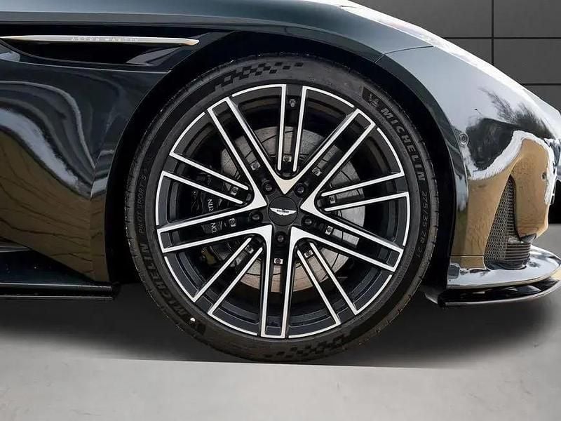 Neu Aston Martin DB12 680 PS (500 kW) 2026 Grün