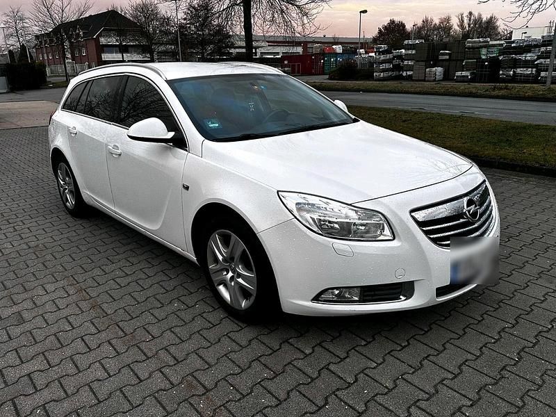 Gebraucht Opel Insignia 110 PS (80 kW) 2011 Weiß Kombi
