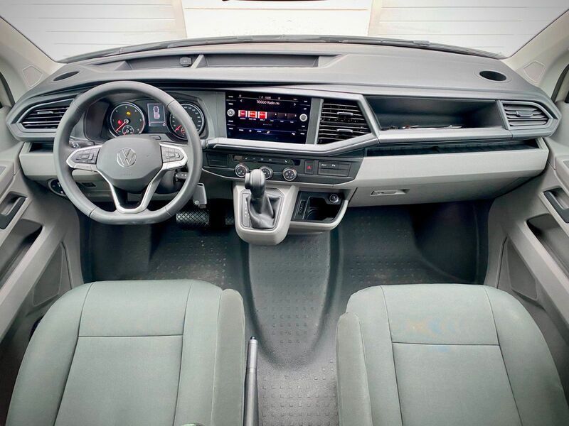 Gebraucht VW T6.1 150 PS (110 kW) 2022 Grau Van