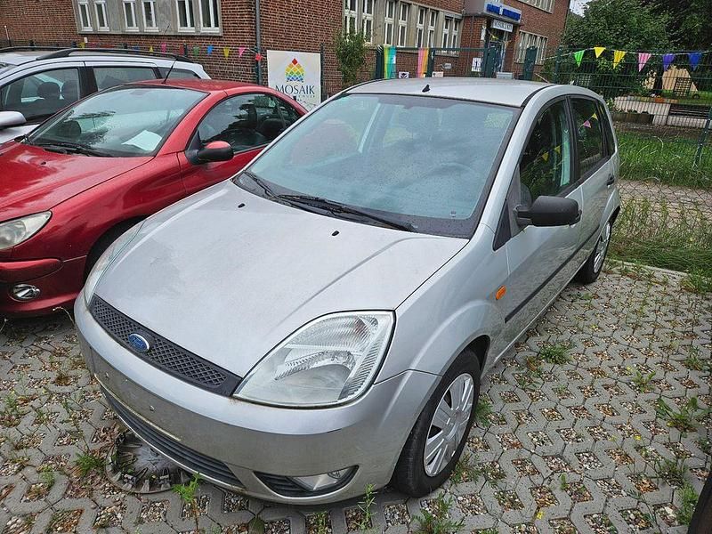 Gebraucht Ford Fiesta 80 PS (58 kW) 2006 Silber Kleinwagen