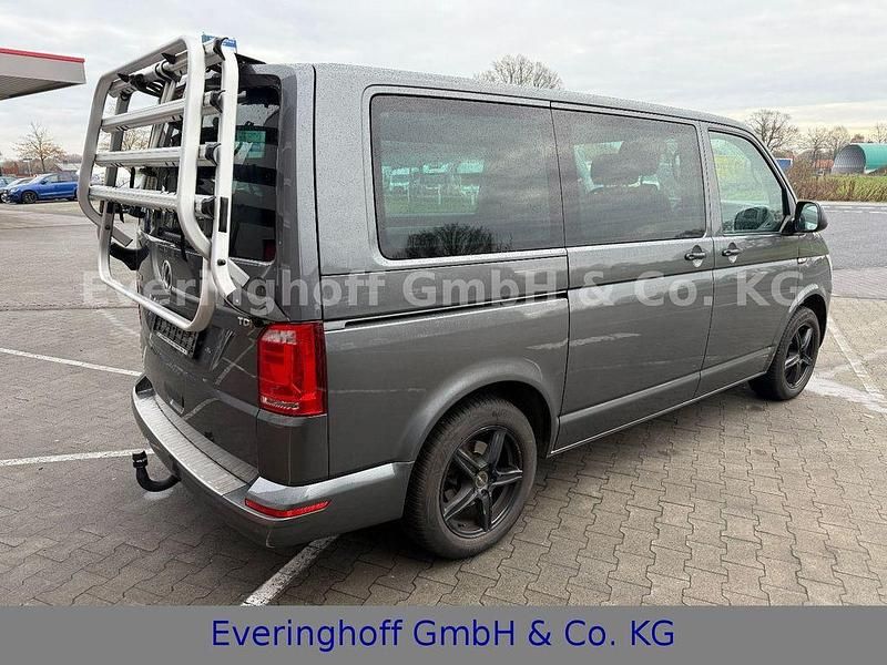 Second-hand VW Multivan 150 CP (110 kW) 2016 Gri Monovolum