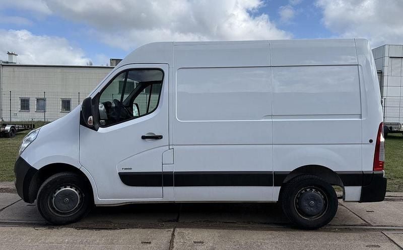Gebraucht Opel Movano 131 PS (96 kW) 2019 Weiß Van / Kleinbus