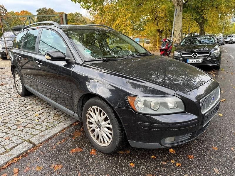 Black sapphire Gebraucht 2004 Volvo V50 Summum Kombi | 2.980 € (Teuer) - Bild 1/4